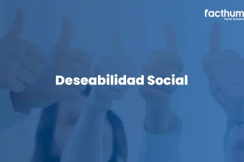Manos levantadas con pulgares hacia arriba, simbolizando la deseabilidad social y la aprobación. Logo de Facthum.