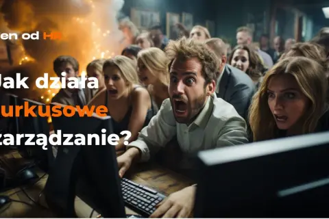 Grupa ludzi zszokowana przed ekranami komputerów. Tekst: "Jak działa turkusowe zarządzanie?".
