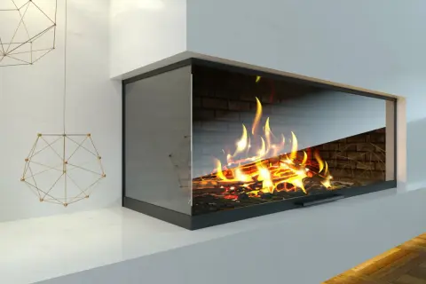 Moderner offener Kamin mit Glasscheibe, der die Vorschriften für Sicherheit und Ästhetik erfüllt. Ein warmes Feuer brennt hinter Glas.