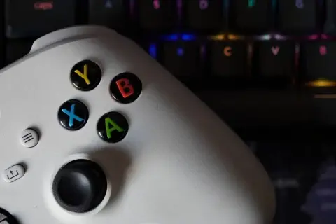 Jak podłączyć pada od Xbox do komputera - proste metody i porady