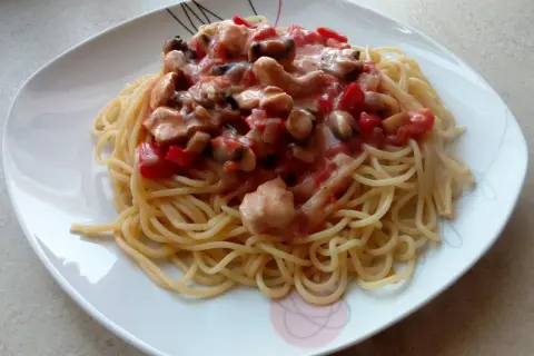 Idealne spaghetti z pieczarkami? Prosty przepis i sekrety sosu!