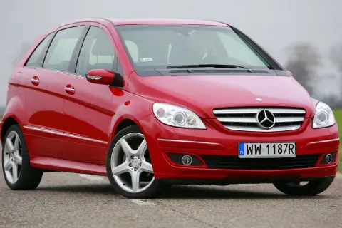 Mercedes Klasa B używany: Czy warto? Opinie, awarie, koszty.