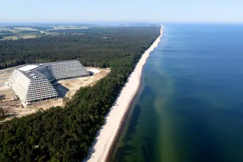 Hotel Gołębiewski nad morzem: Kiedy otwarcie? Sezon 2026 i kulisy