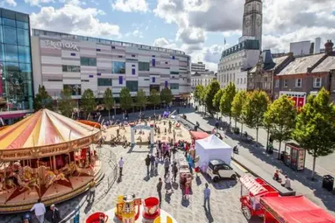 Najlepsze atrakcje w Luton, które musisz odwiedzić z rodziną