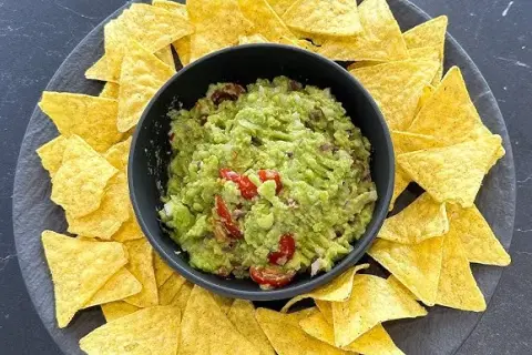 Jak przygotować idealne guacamole? Prosty przepis i sekrety smaku.