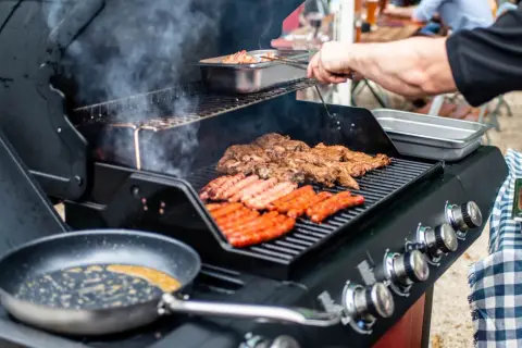 Jaki mini grill gazowy wybrać? Ranking, porady, ceny na balkon