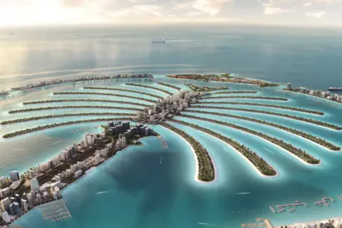 Sztuczne wyspy w kształcie palmy w Jebel Ali, Dubaj, z luksusowymi hotelami i rezydencjami.