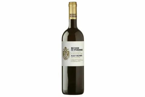 Eine Flasche Russiz Superiore Sauvignon Riserva, ein edler friulano wein aus dem Hause Felluga.