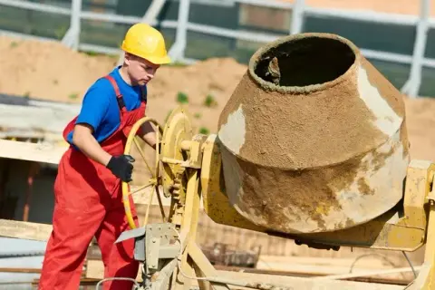 Jak zrobić zaprawę murarską w betoniarce? Prosty poradnik