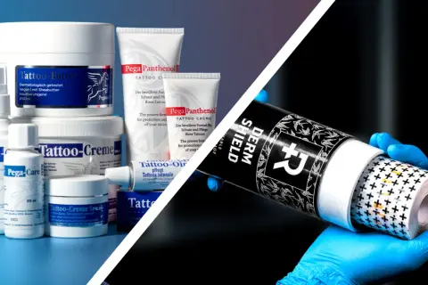 Variedad de productos para el cuidado de tatuajes, incluyendo crema para antes de tatuarse, en un fondo azul y negro.