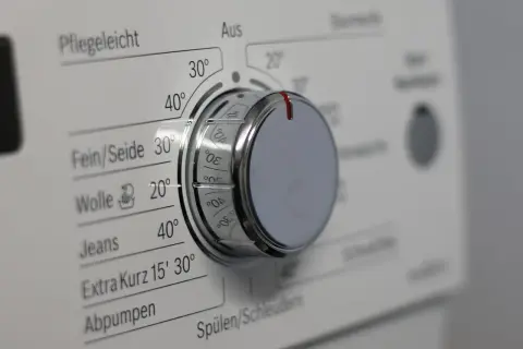 W czym prać kurtkę narciarską, aby nie zniszczyć jej właściwości?