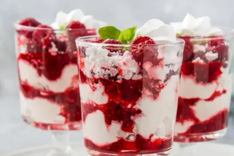 Himbeer-Baiser-Dessert: Einfaches Rezept & schnelle Varianten