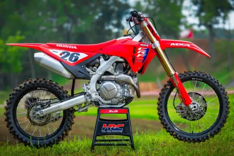 Moc Honda CRF 450: Ile KM i którą wersję wybrać?