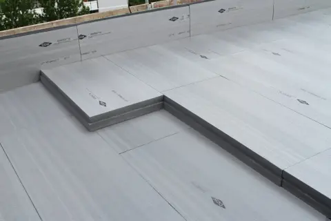 Pannelli isolanti XENERGY SL di Dow, il miglior isolante termico per pareti esterne, pronti per l'installazione.