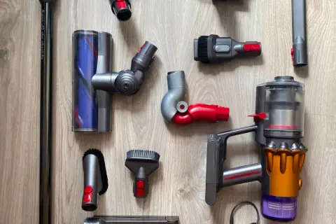 Dyson V12 czy V15 - który odkurzacz lepiej spełni Twoje oczekiwania?
