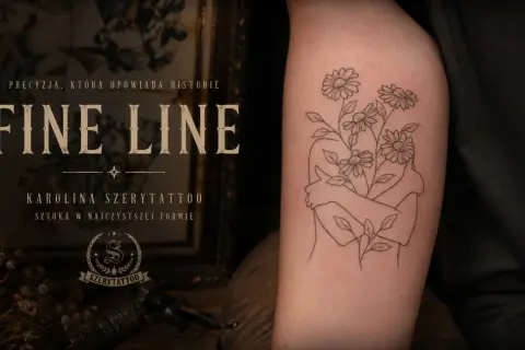 Delikatne, minimalistyczne tatuaże z motywem kwiatów i postaci. Inspiracji małe tatuaże w stylu fine line.