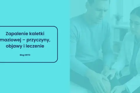Lekarz bada kolano pacjenta.