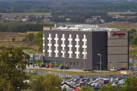 Ile jest hoteli Hilton w Polsce i gdzie je znaleźć? Sprawdź teraz!