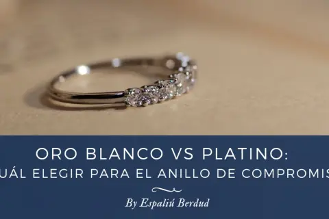 Anillo de compromiso con diamantes, ¿oro blanco o platino? La elección perfecta para tu gran día.