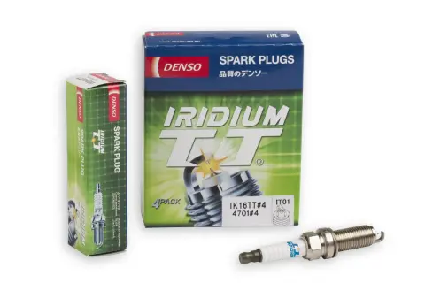 Jak rozpoznać podróbki markowych świec zapłonowych? Zwróć uwagę na opakowanie i sam produkt. Oryginalne świece Denso Iridium TT mają wyraźne logo i oznaczenia.