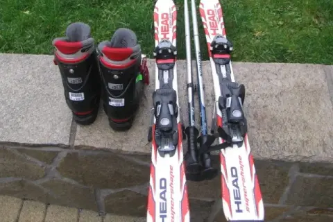 Małe narty na buty - idealne rozwiązanie na stoku i w snowparku