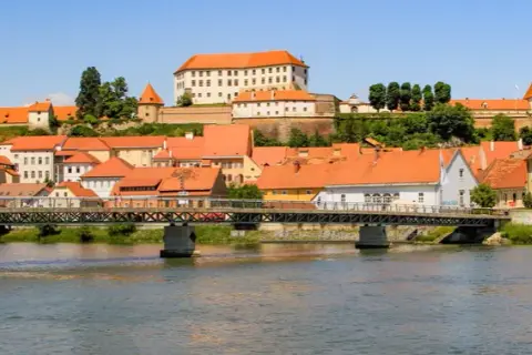 Ptuj atrakcje: odkryj niezwykłe miejsca i wydarzenia, które zachwycą