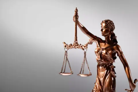 Temida z wagą i mieczem, symbol sprawiedliwości. Co po przegranej apelacji?