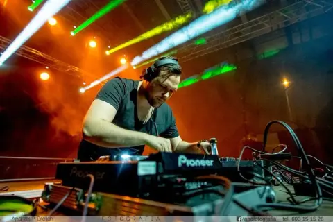 CEMF: Cekcyn i muzyka elektroniczna dlaczego to kultowy festiwal?