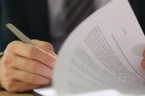 Czy skarb państwa jest osobą prawną? Poznaj jego prawa i obowiązki