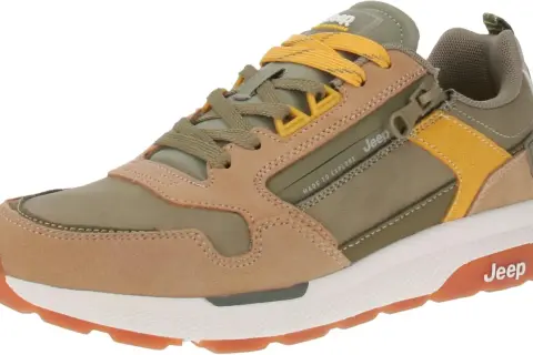Scarpe Jeep uomo in camoscio e tessuto tecnico, color kaki e cuoio, con zip laterale e lacci gialli. Perfette per ogni avventura.