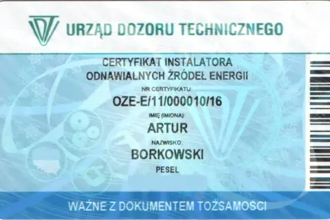 Certyfikat OZE UDT: Co daje? Klucz do kariery i zysków w branży!