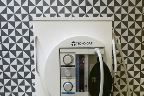 Dentysta bez stresu? Odkryj gaz rozweselający i sedację wziewną