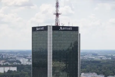Ile pięter ma hotel Marriott w Warszawie? Niespodzianki na wyższych kondygnacjach