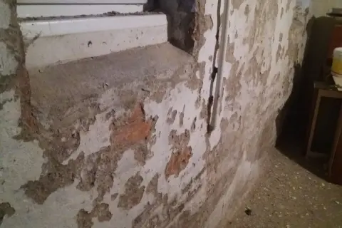 Sypiący się tynk? Wzmocnij go! Poradnik krok po kroku