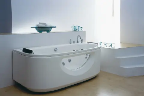 Nowoczesna wanna z hydromasażem, idealna do domowego victory spa serwis. Czystość i relaks.