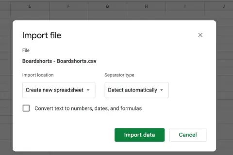 Ventana de importación de archivo CSV "Boardshorts.csv". Se puede crear una nueva hoja de cálculo o detectar el separador automáticamente.