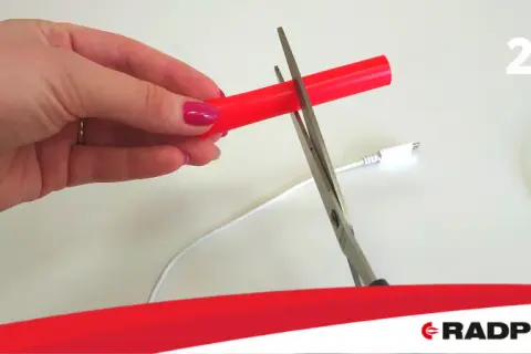Jak naprawić kabel ładowarki? Poradnik DIY i oszczędność.
