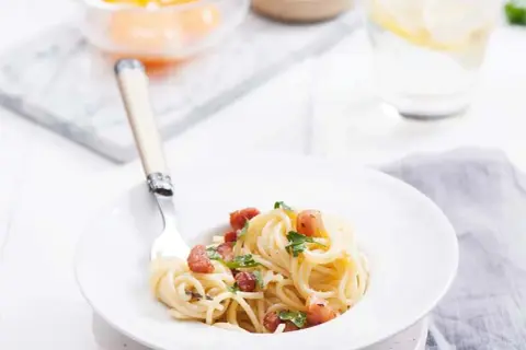 Spaghetti Carbonara Thermomix: Kremowy sos, zero błędów!