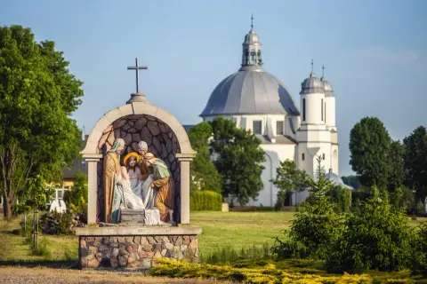 Hodyszewo sanktuarium: historia, cuda i pielgrzymki w sercu Podlasia