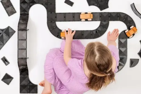 Odkryj gumę sensoryczną: 15+ zabaw dla rozwoju i integracji dzieci