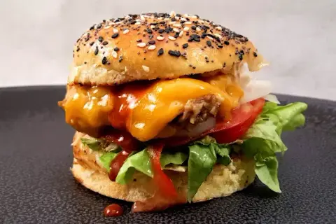 Maîtrisez le burger bœuf maison: Recette et secrets de chef