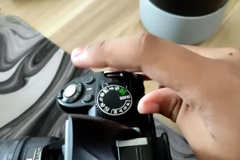 Jak wyłączyć lampę błyskową w aparacie Nikon i uniknąć niechcianych błysków