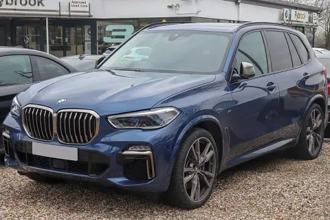 BMW X5 - historia, generacje i innowacje luksusowego SUV-a