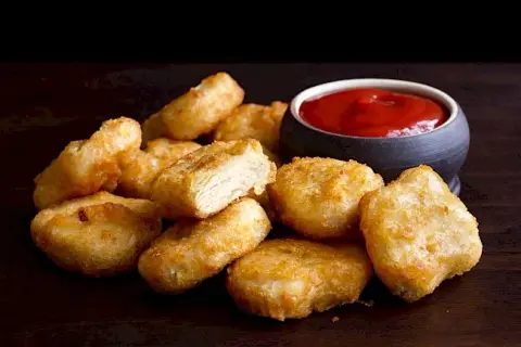 Ile kcal ma nuggets? Sprawdź szczegółową kaloryczność najpopularniejszych wersji