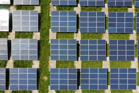 Jak magazynować prąd z fotowoltaiki i uniknąć marnowania energii? Praktyczne rozwiązania