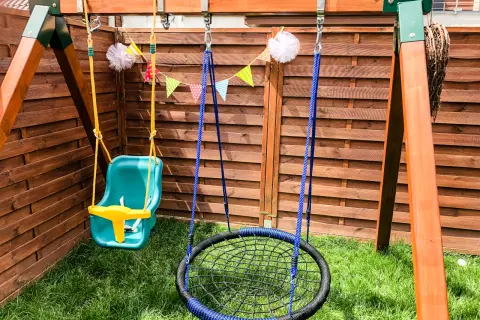 Jak naprawić huśtawkę bocianie gniazdo? Poradnik DIY i bezpieczeństwa.