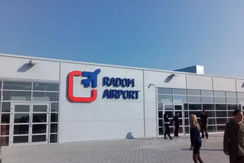Kto wymyślił lotnisko Radom? Poznaj kluczowe postacie i ich rolę