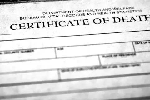 Karta statystyczna zgonu, dokument urzędowy z nagłówkiem "CERTIFICATE OF DEATH".