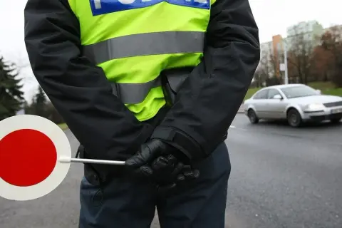 Ile wynosi emerytura policjanta po 15 latach? Zaskakujące wyliczenia
