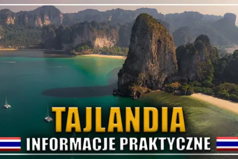 Tajlandia: jak zaplanować podróż marzeń? Widok na turkusową zatokę z wapiennymi klifami i łodziami. Praktyczne informacje dla podróżujących.